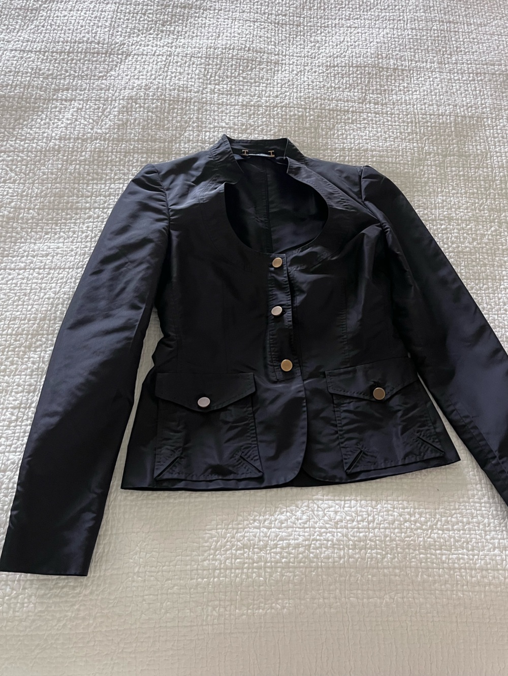 Gucci Vintage Black 100% Silk Scoop Neck Jacket Blazer Gold Buttons Italy